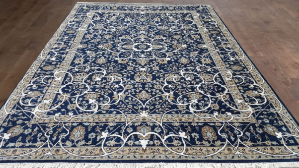 Hand-tufted Nia Traditional Wool Area Rug 3